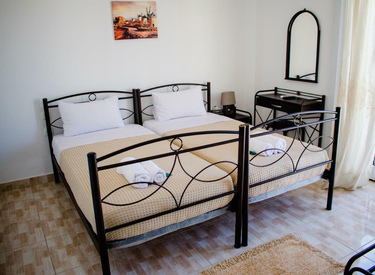 Nikolakakis Rooms Lavrio 外观 照片